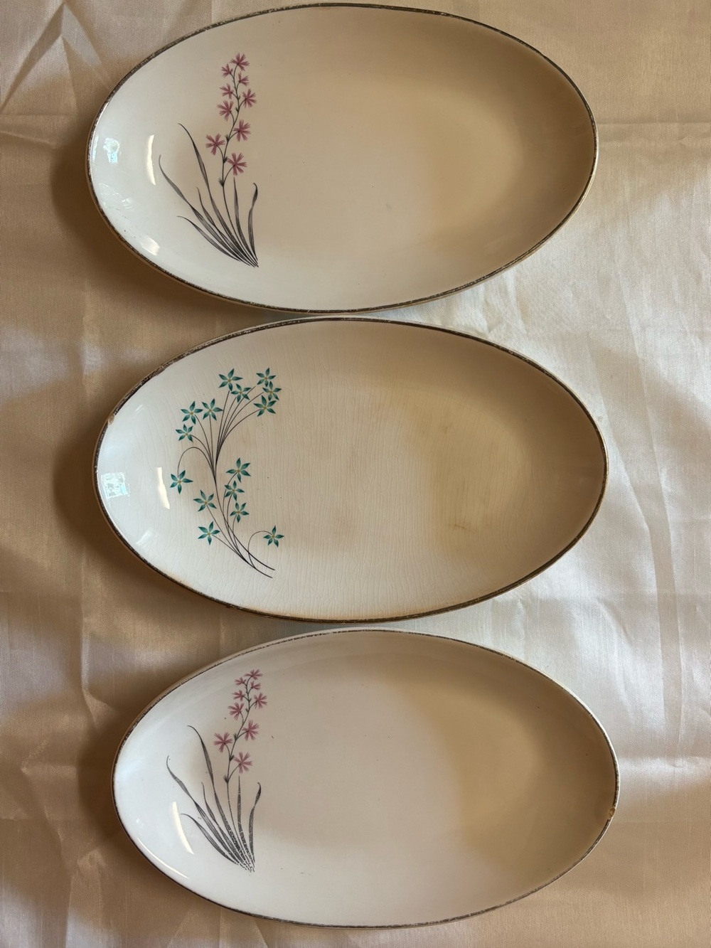 VTG Taylor, Smith & Taylor Bachelor Button Ceramic Serving Dishes 22K Platinum